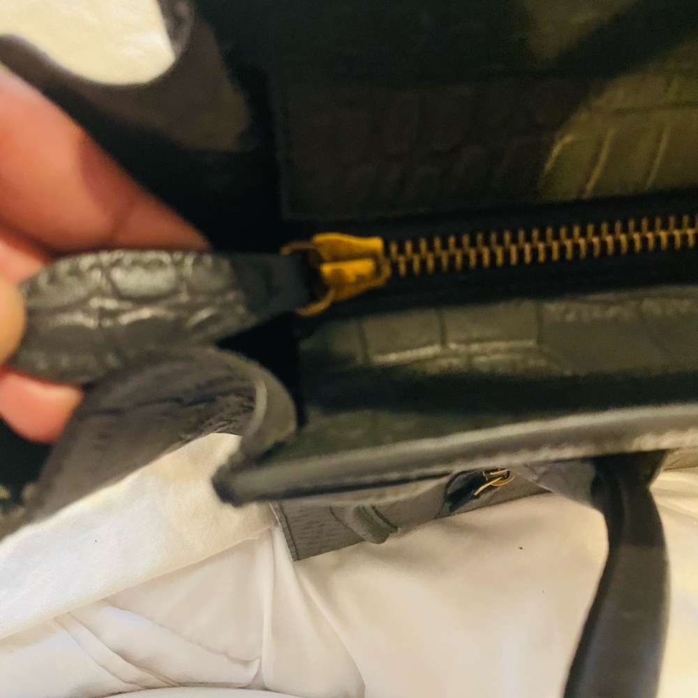 Celine Black Croc-Embossed BagCeline Crocodile Embossed Leather Bag - Picture 14 of 14